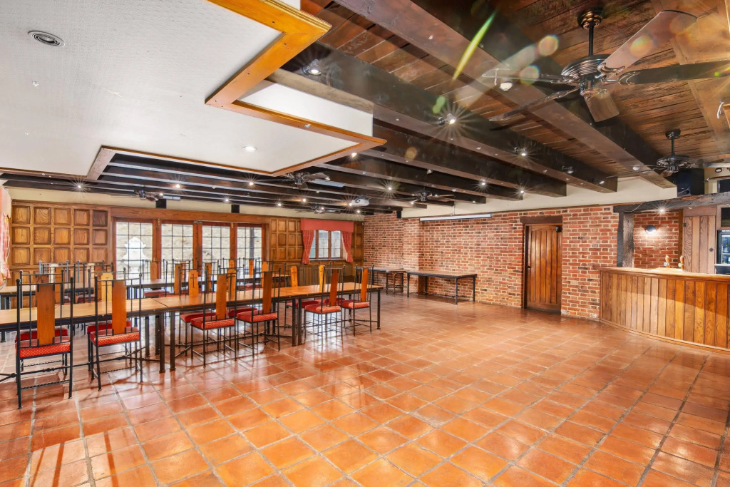 The Honest Lawyer, an Ascend Collection Hotel