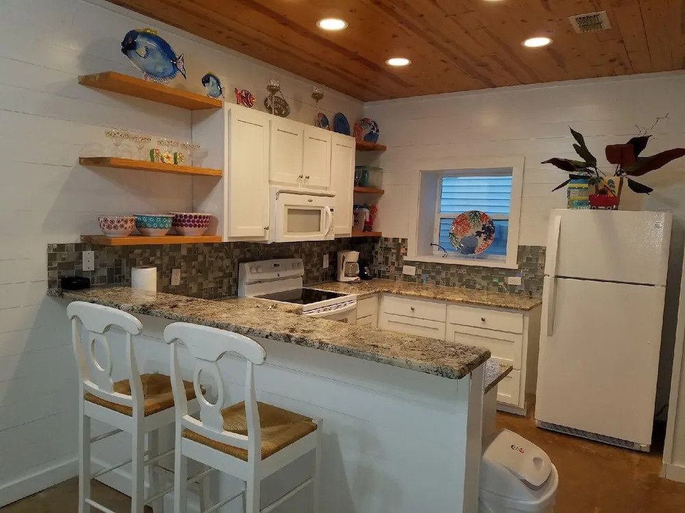 Reel Paradise - 3 Br Condo