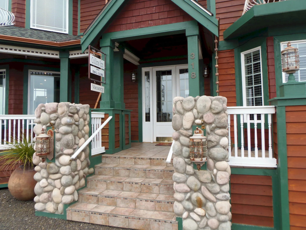 The Collins Inn and Seaside Cottages