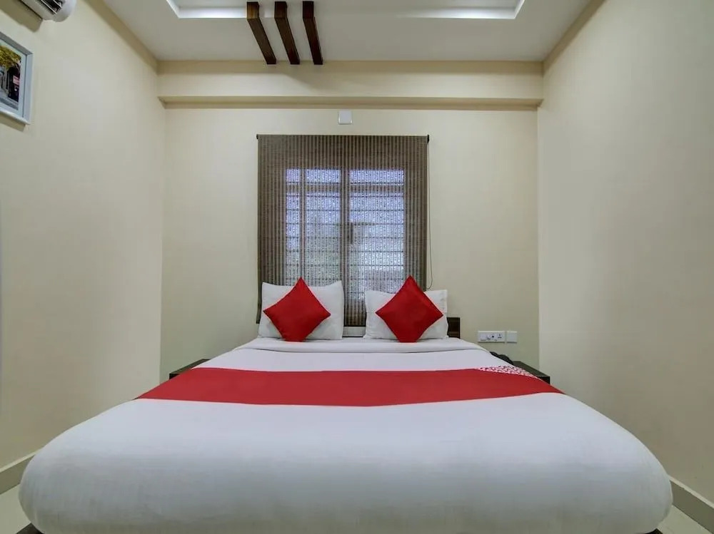 OYO 25048 Aadvik Sai Residency