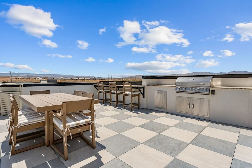 Rock Creek At Desert Color 5 Bedroom Townhouse