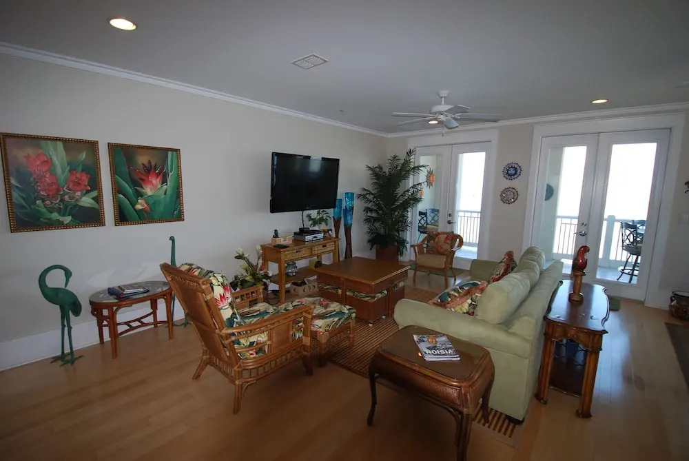 Kokopelli - Bay Front / Marina Front 3 Bedroom Townhouse by RedAwning