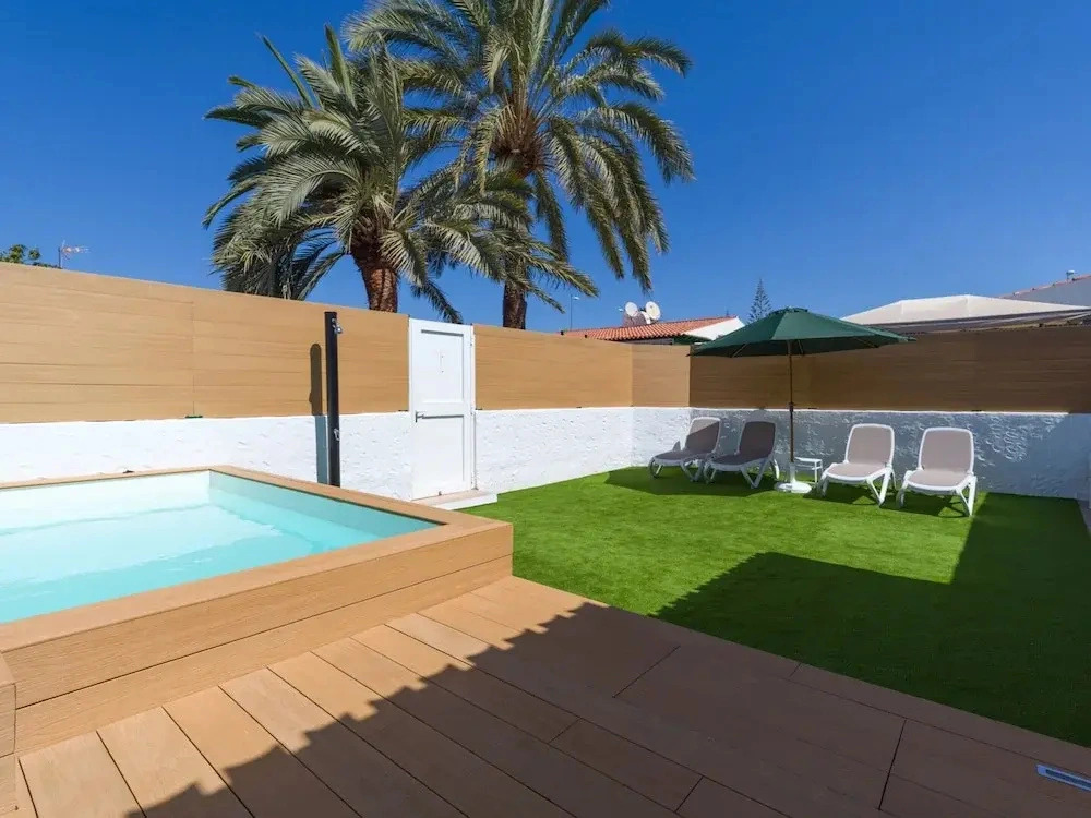 Bungalow Near Yumbo & Playa del Ingles Beach
