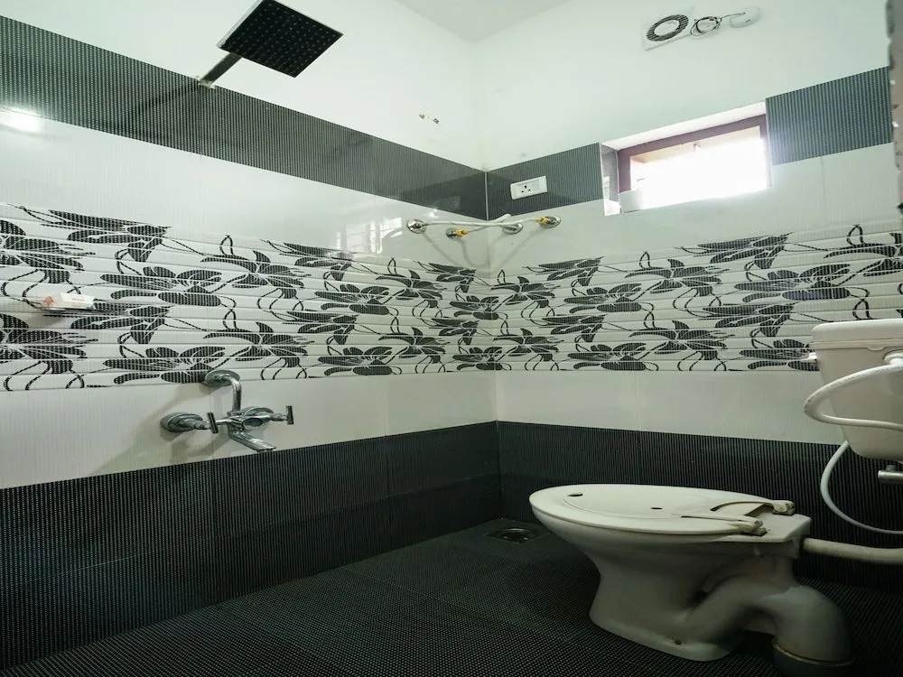 OYO 13548 Leaf Garden Cottage