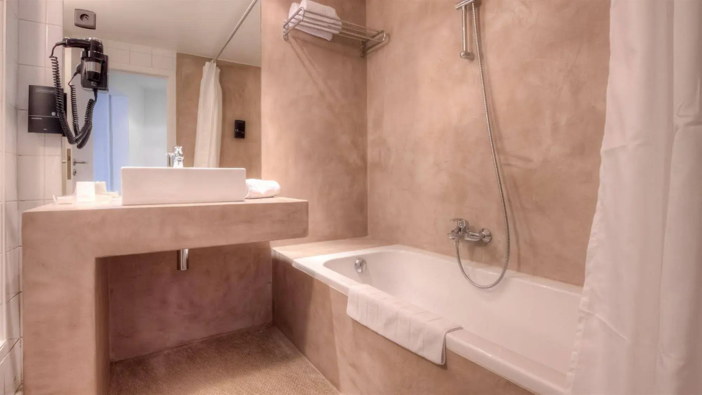 Hotel St James