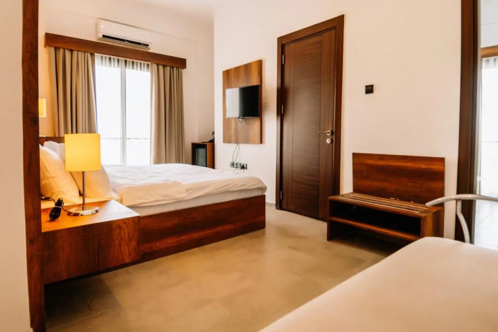 Cezar's Airport Hotel