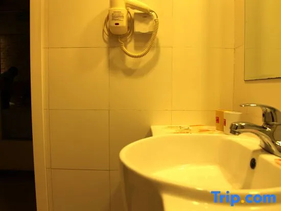 Home Inn Jinzhou Central Street Nanjing Road