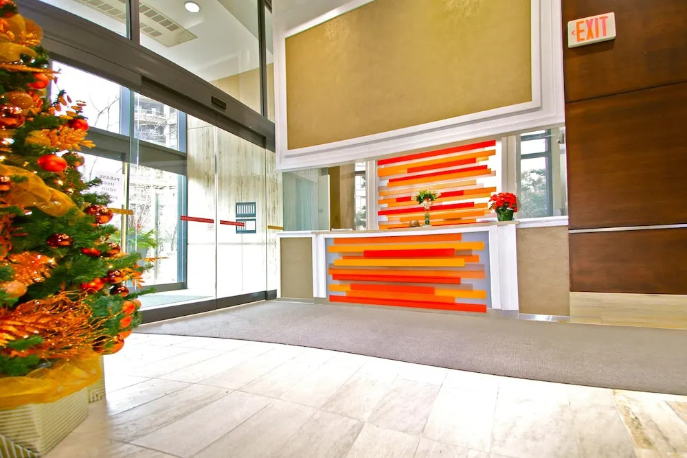 Red Maple Suites Mississauga