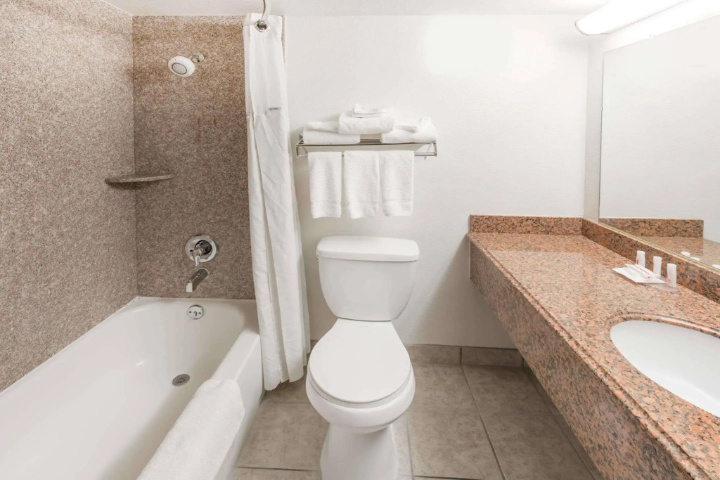 Ramada Hotel & Conference Center by Wyndham Medford