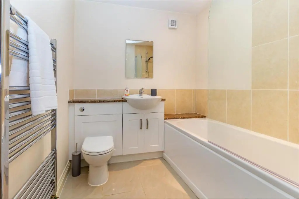 Apartment 4 Hillbrook House, Malvern - Guest Homes