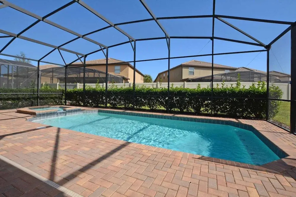 Home 8 Bdrm at Windsor Westside With Top Amenities