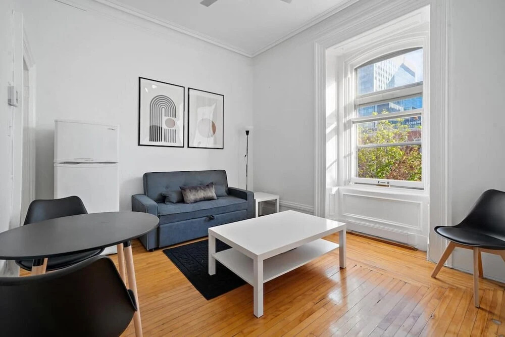 Newly Renovated 1-bd 1-wc Minutes Away From Old Port Montreal