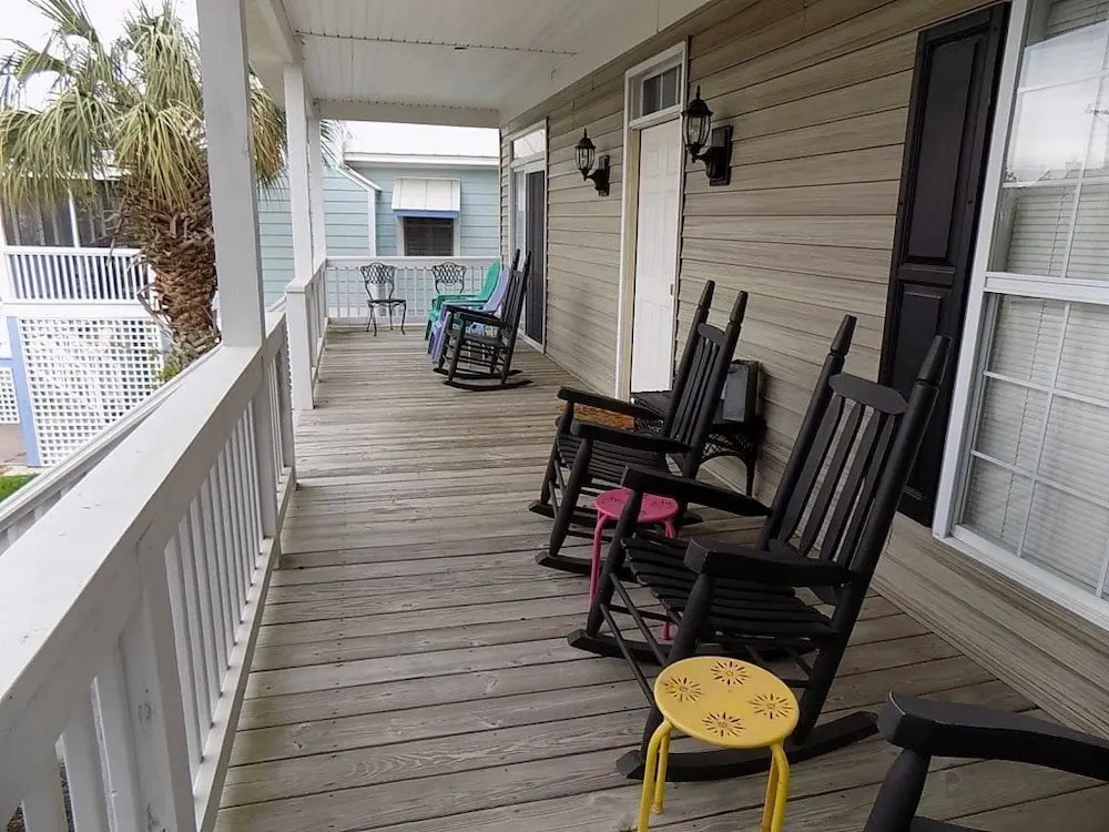 St. Julien Summer House - 5 Br Home