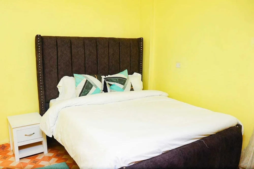 Lux Suites Trm drive Apartments Roysambu