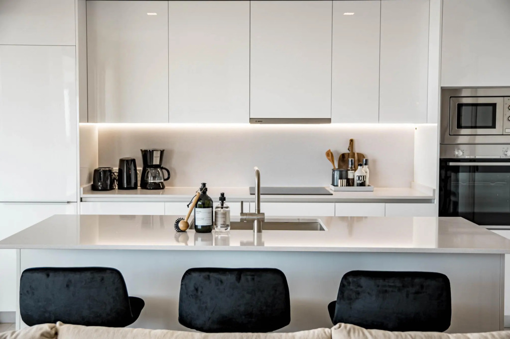 LME13.3A- Modern and luxury flat close to port
