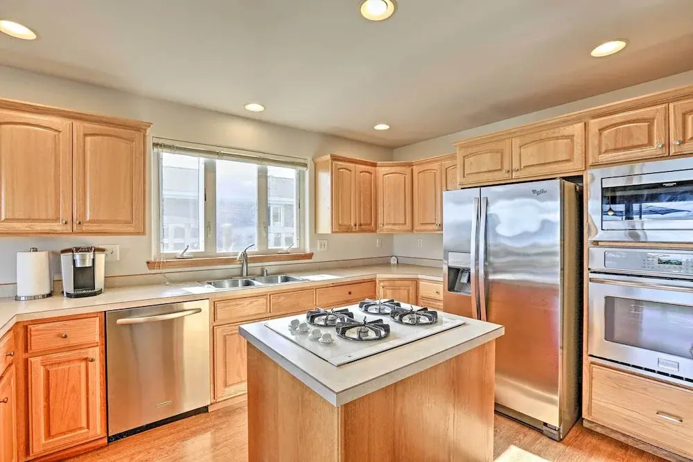 Birch Bay Waterfront Home - Steps to Beach!