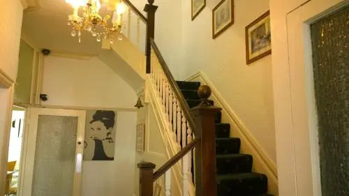Hartshead Hotel