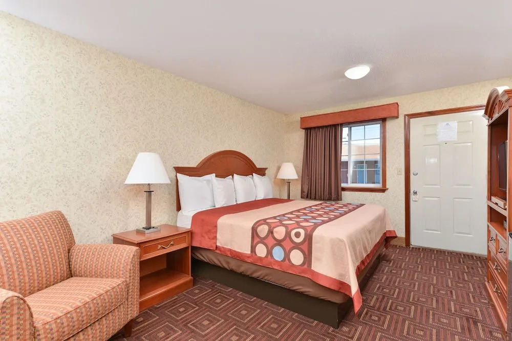 Americas Best Value Inn - Branford