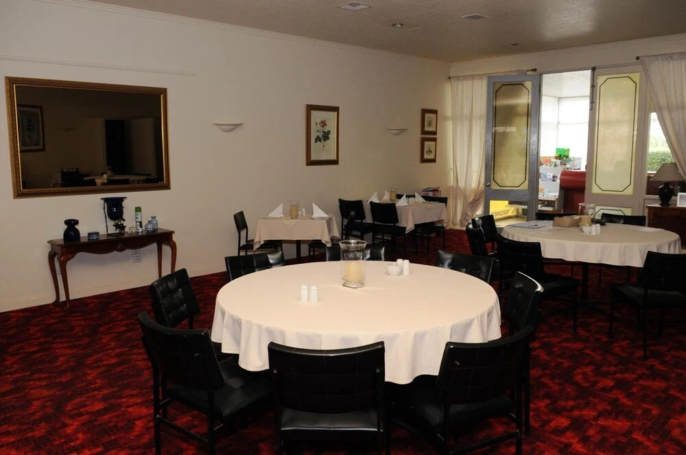 Peninsula Motor Inn