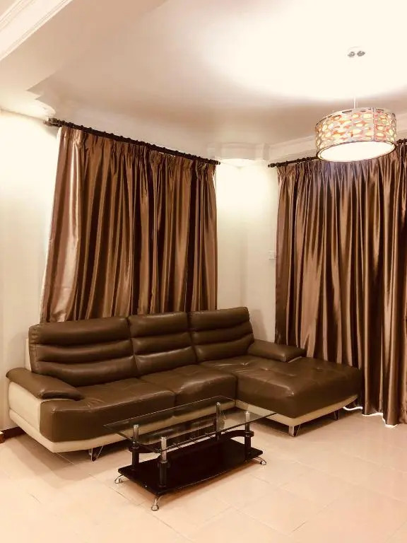 3 Rooms Apt @ Crown Imperial Court