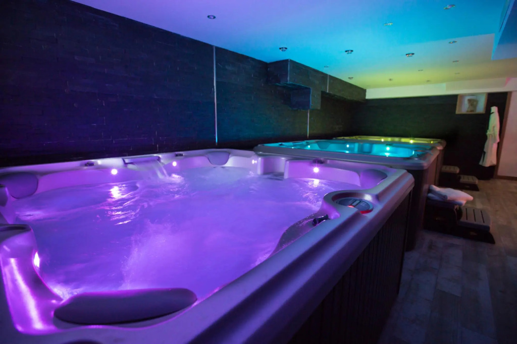 FLOCON - Modern Apartment with hot tub and hammam