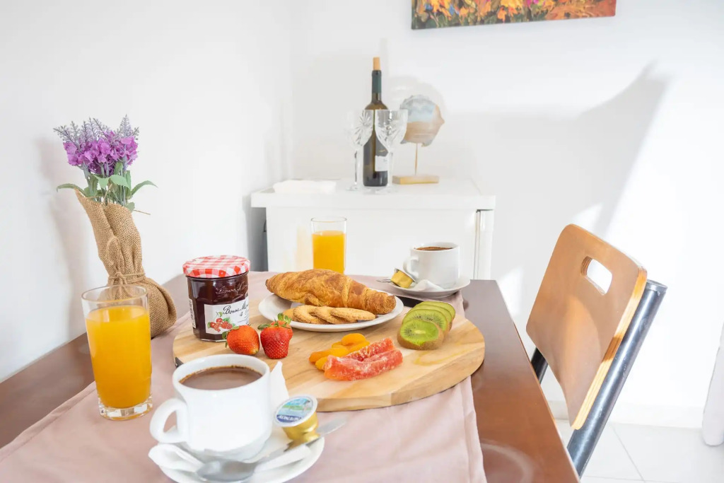 Almy Beach Hotel