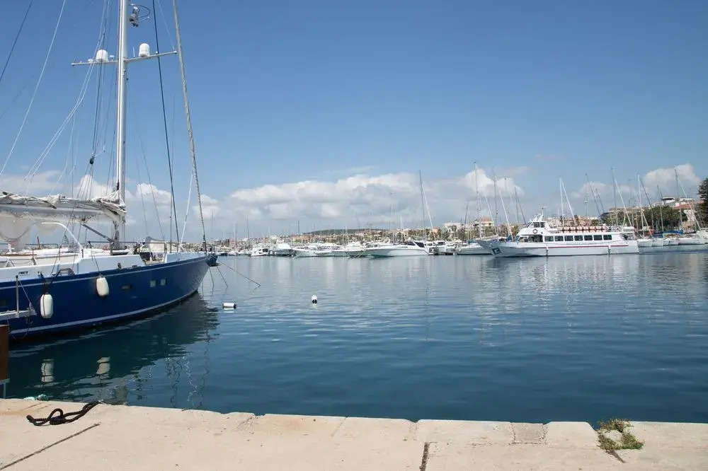 House Boat Alghero Gialla