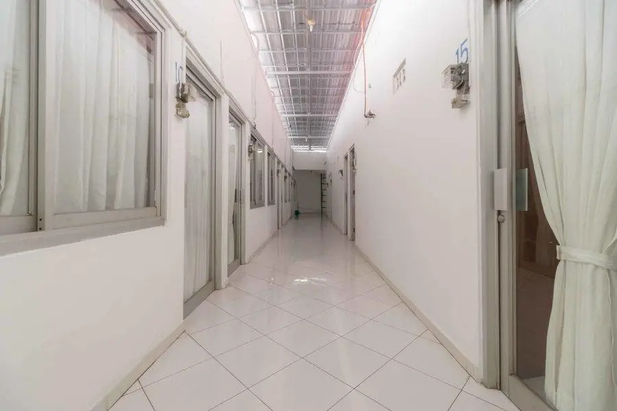 RedDoorz Syariah near Ragunan Zoo 3