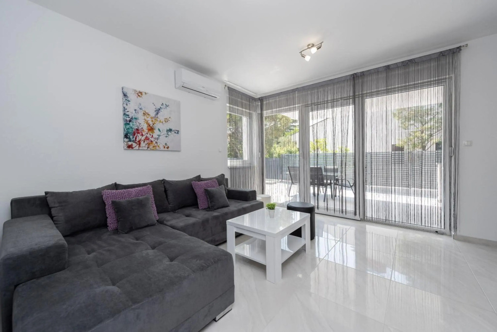 Villa Mel Mari luxury apartments with pool