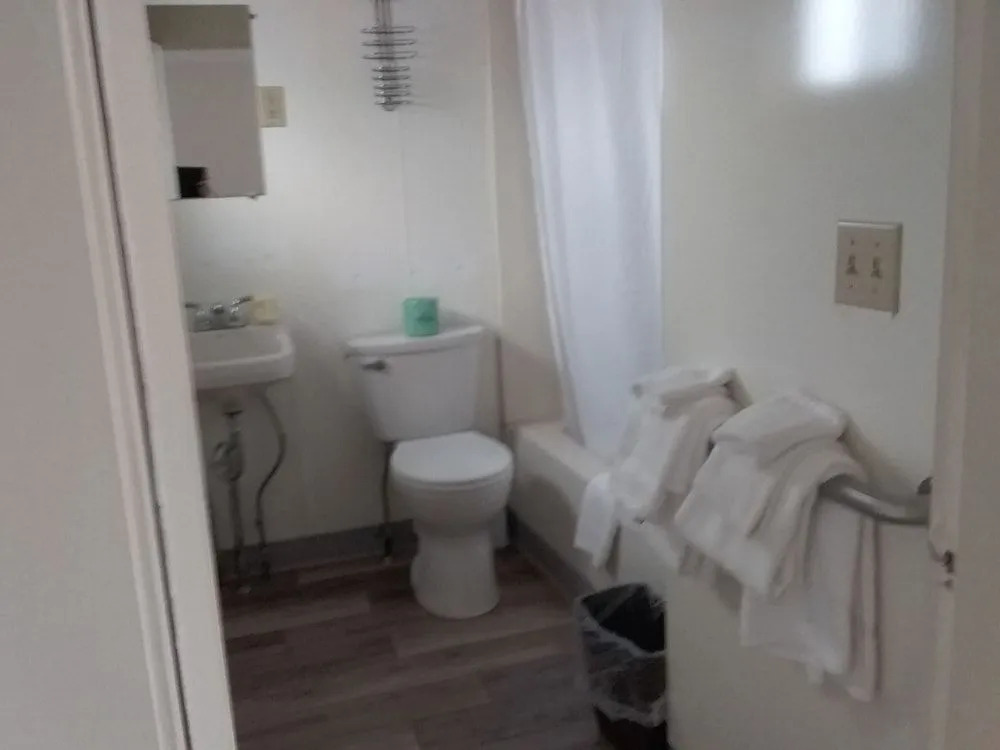 Lancaster Motor Inn