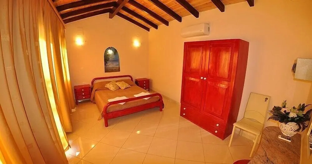 Elenas Seaside Apartments & Studios