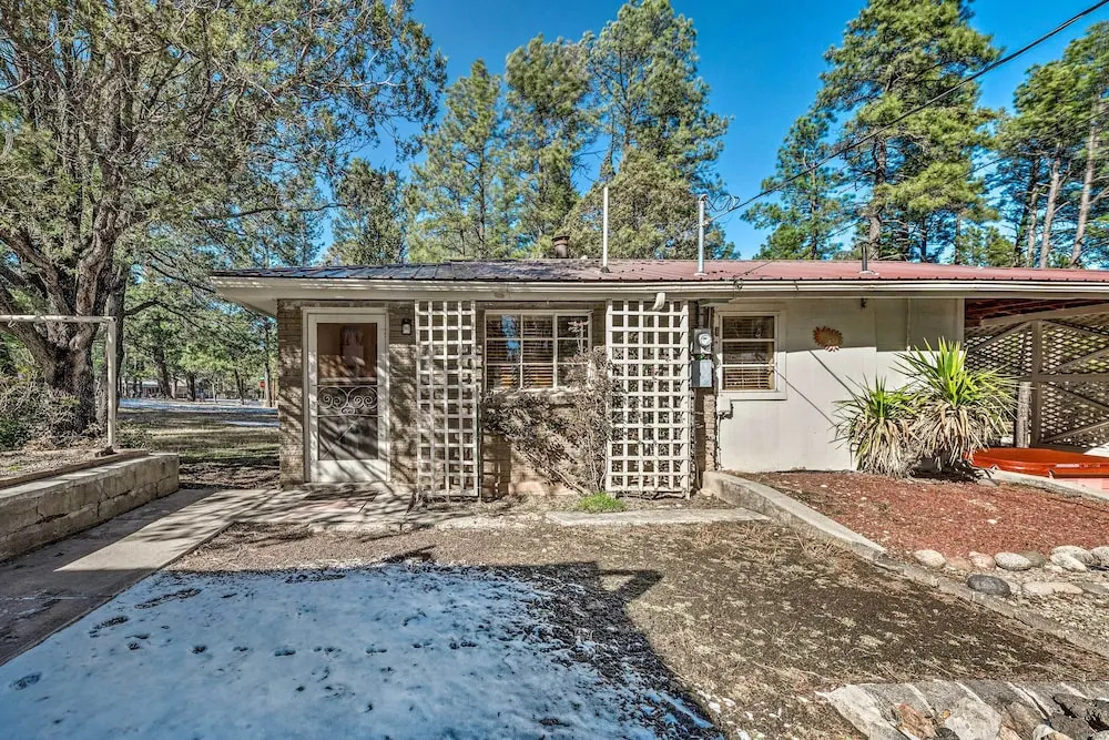 Ruidoso Vacation Rental w/ Covered Hot Tub
