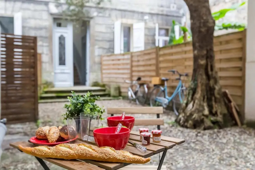 Homely Apartment Near Place de la Victoire