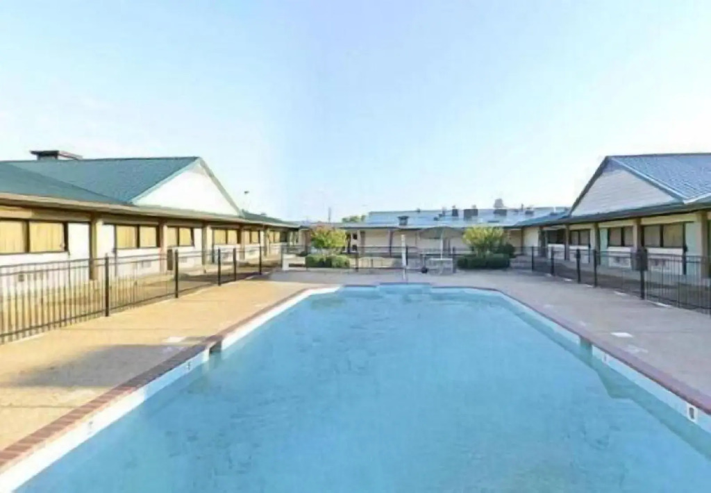 Americas Best Value Inn and Suites