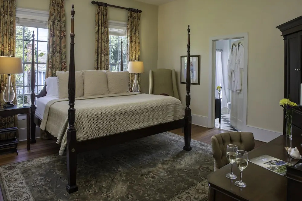 The Addison on Amelia