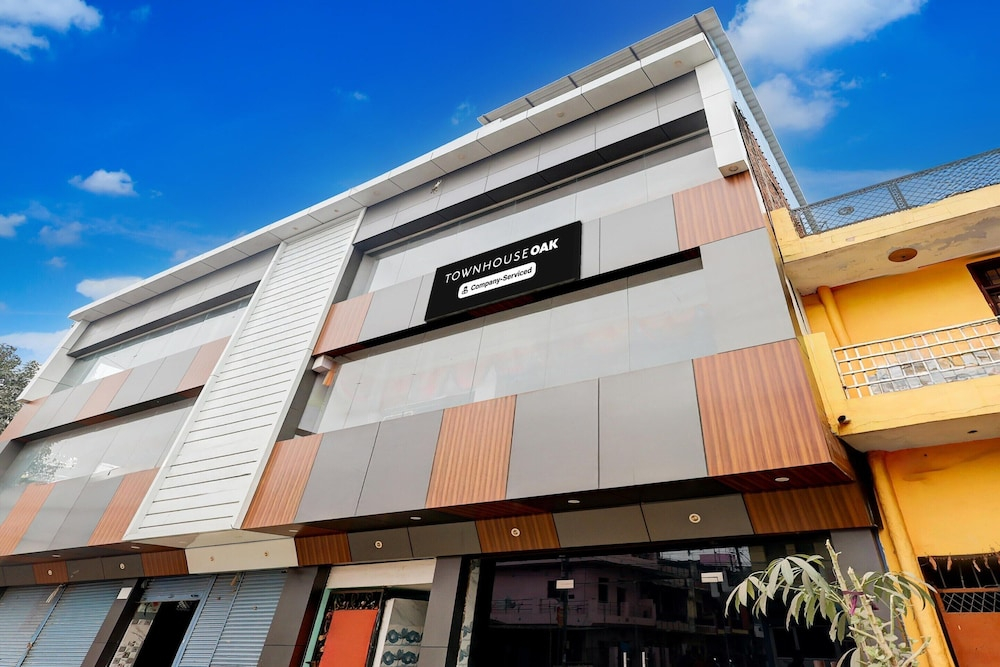 Super Townhouse Oak Kanpur