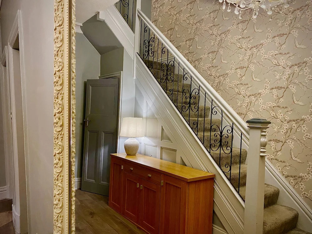 Captivating 4-Bed Hot Tub House in Blackpool