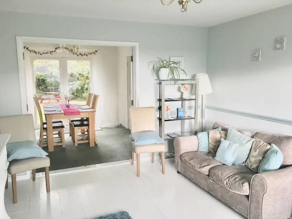 Elegant 3-Bed House w/ Garden