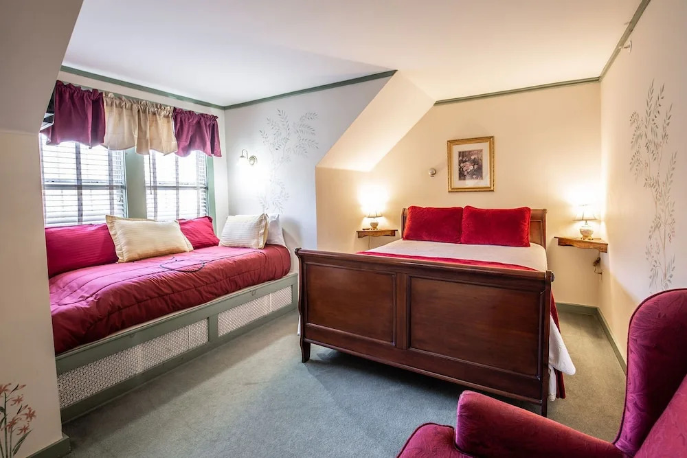 Rosewood Country Inn