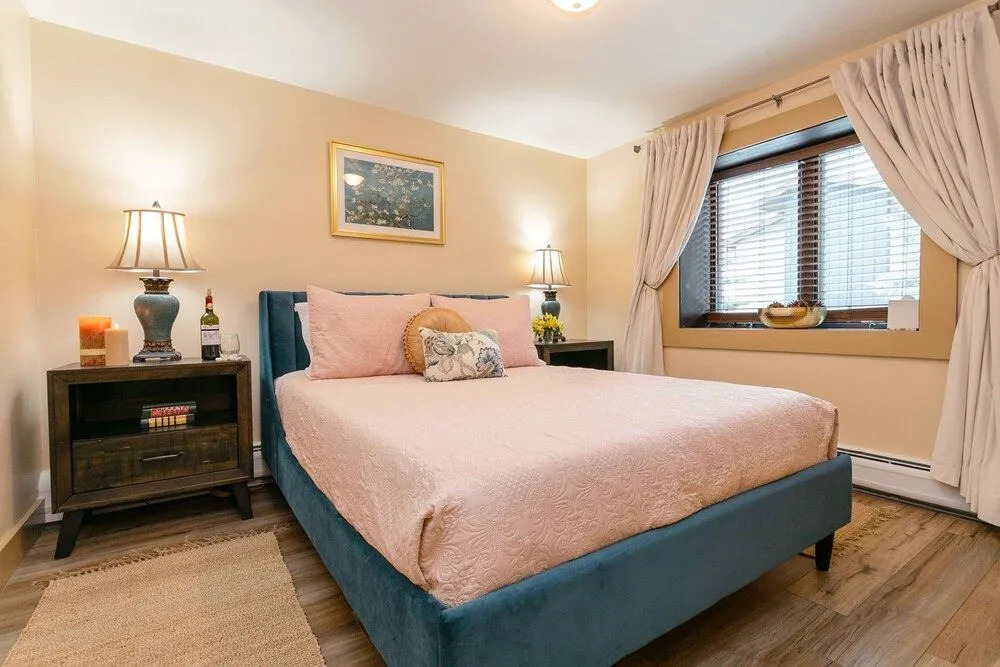Designer Newly Renovated 1BR in Aspen