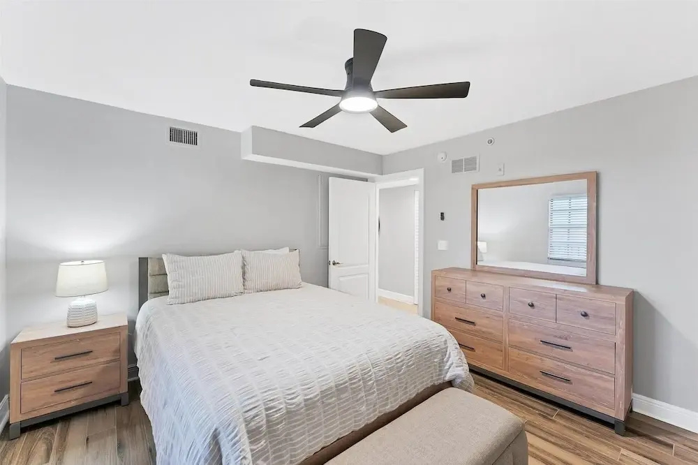 Spacious Beachfront 3br Manasota Key Condo 3 Bedroom Condo
