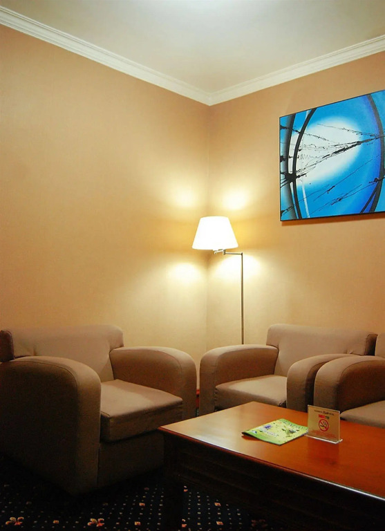 Surabaya Suites Hotel Powered by Archipelago