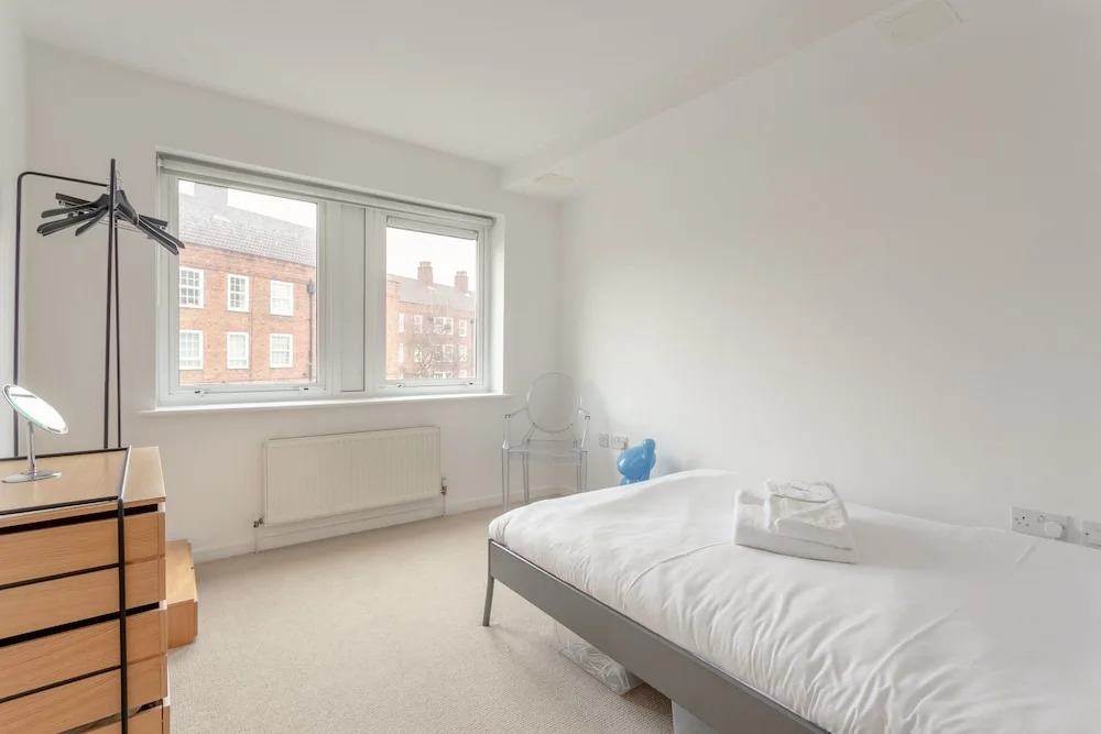 Stylish 2 Bedroom in Trendy East End