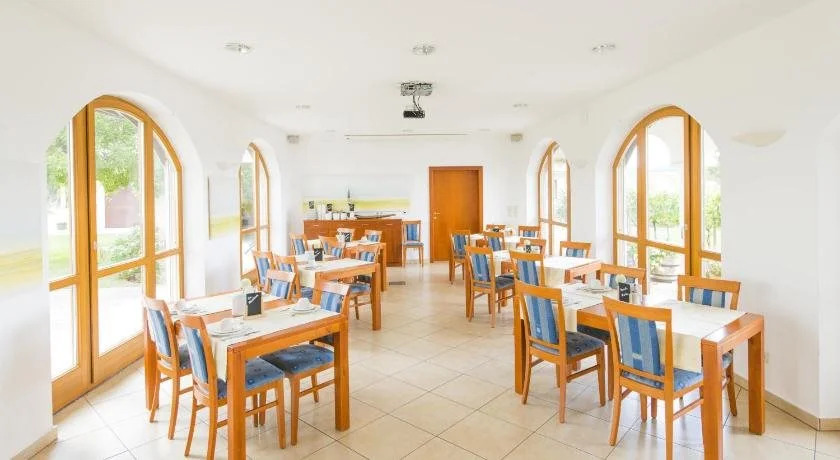 Weingut & Gästehaus zum Seeblick - Familie Sattler