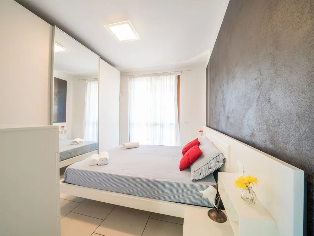 Bright Apartments Sirmione - Julia Giardino