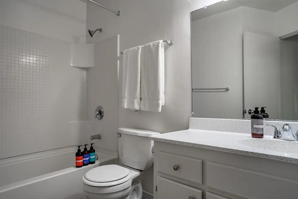 WanderJaunt - Azul - 1BR - Ocean Beach