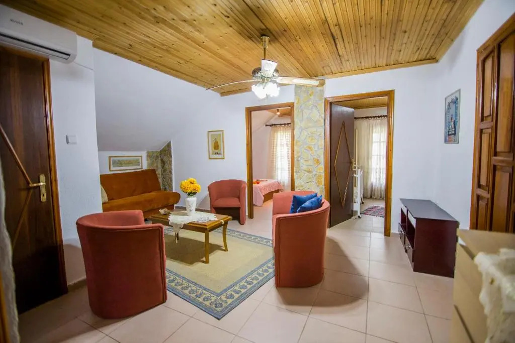 villa Touzla