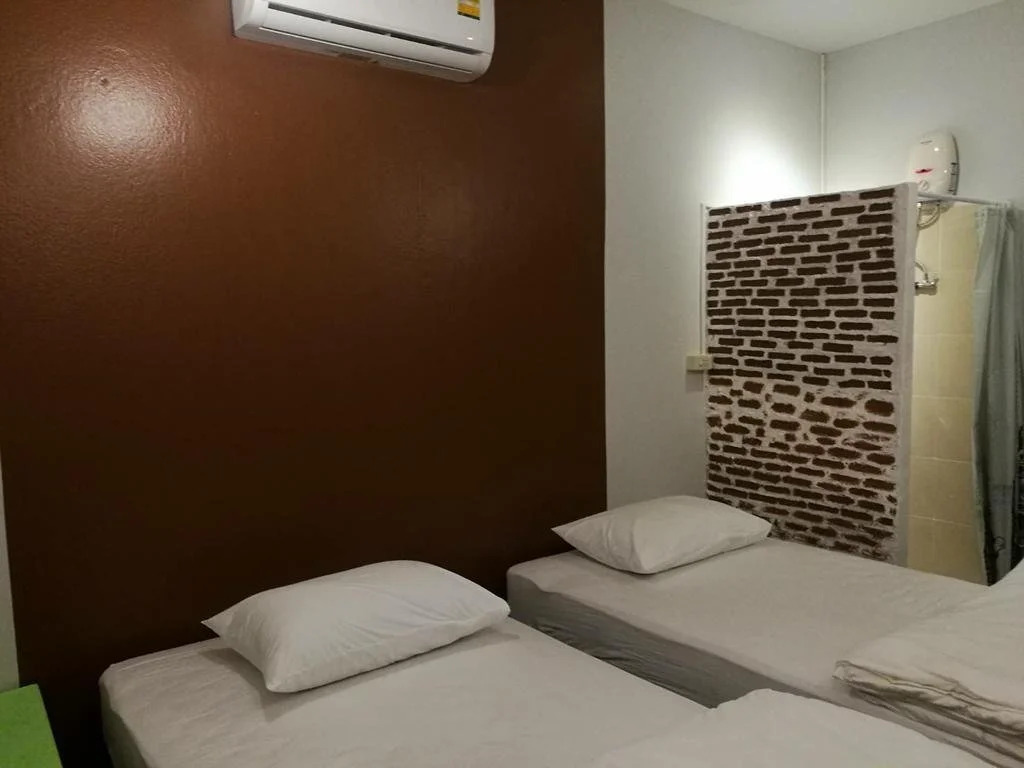 Baan Na Hostel