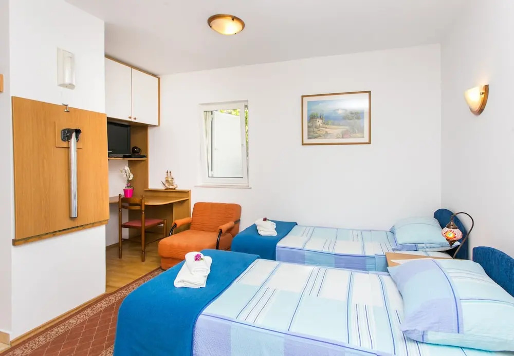Apartments Miramare & Campara