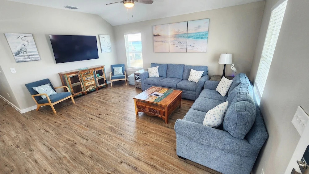 The Blue Heron by Silver Sands Vacation Rentals
